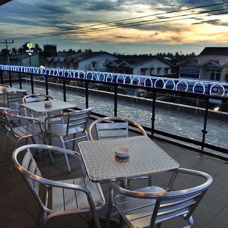 Aston Ketapang City Hotel Exterior photo